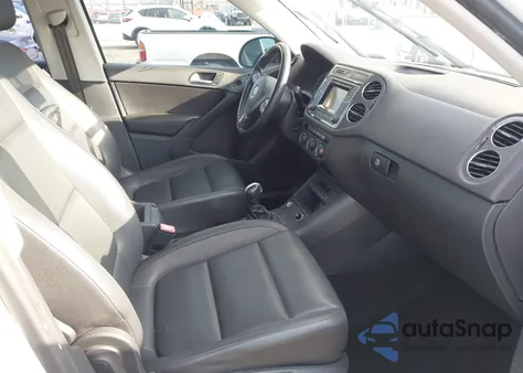 2016 Volkswagen Tiguan S из США, поврежденный, VIN WVGAV7AX0GW545659